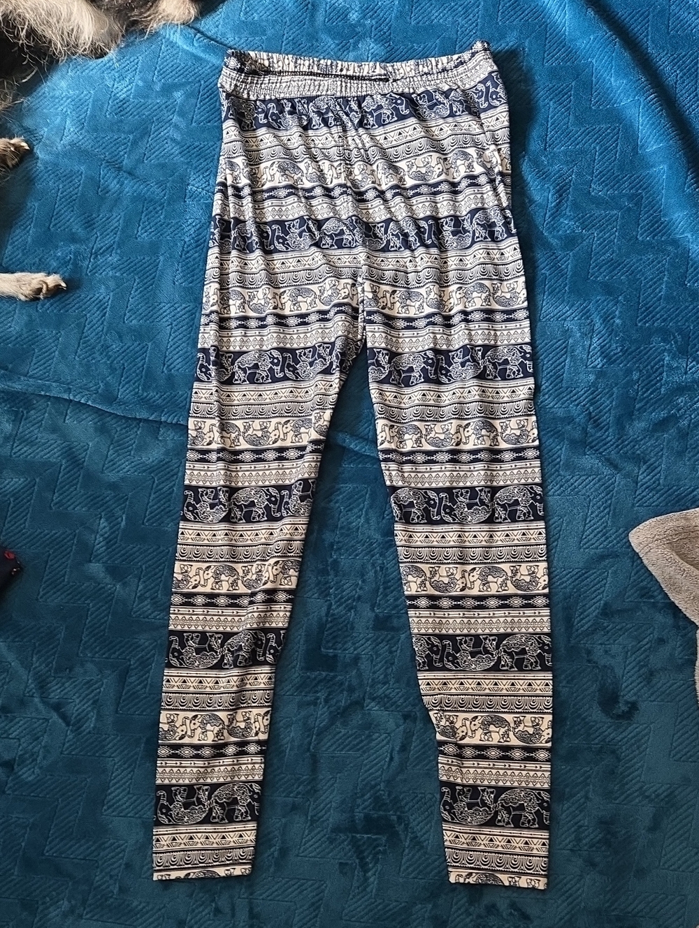 Women's Navy & White Elephant Print Stretch Leggings